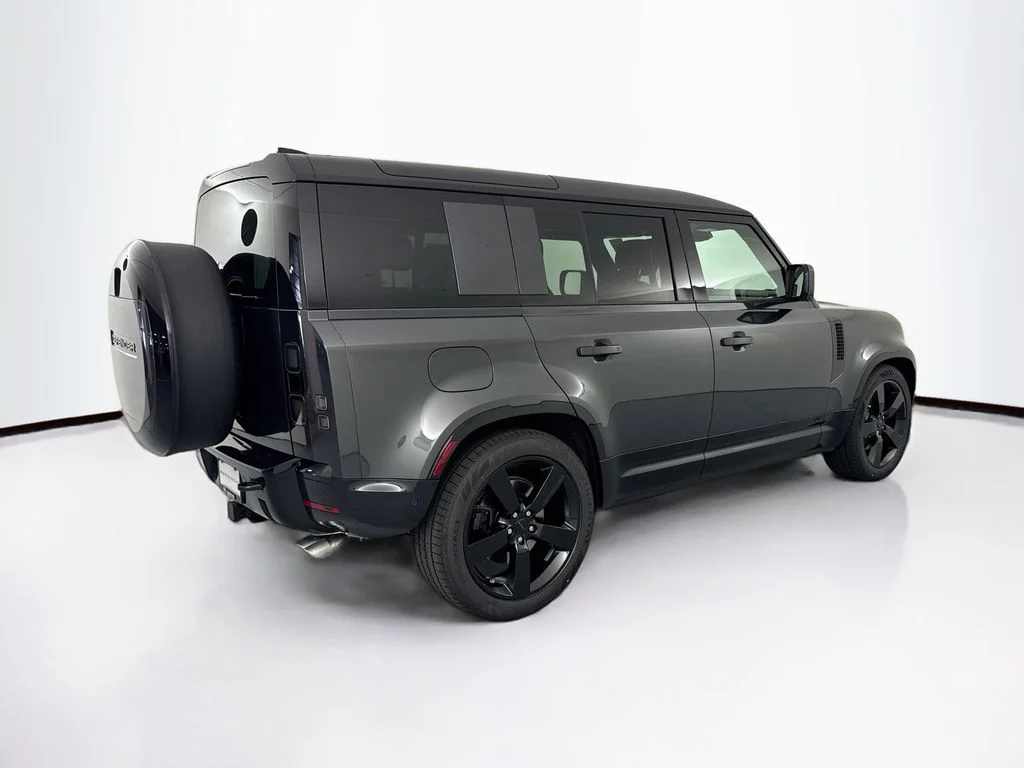 New 2026 Carpathian Grey Land Rover V8 image 5