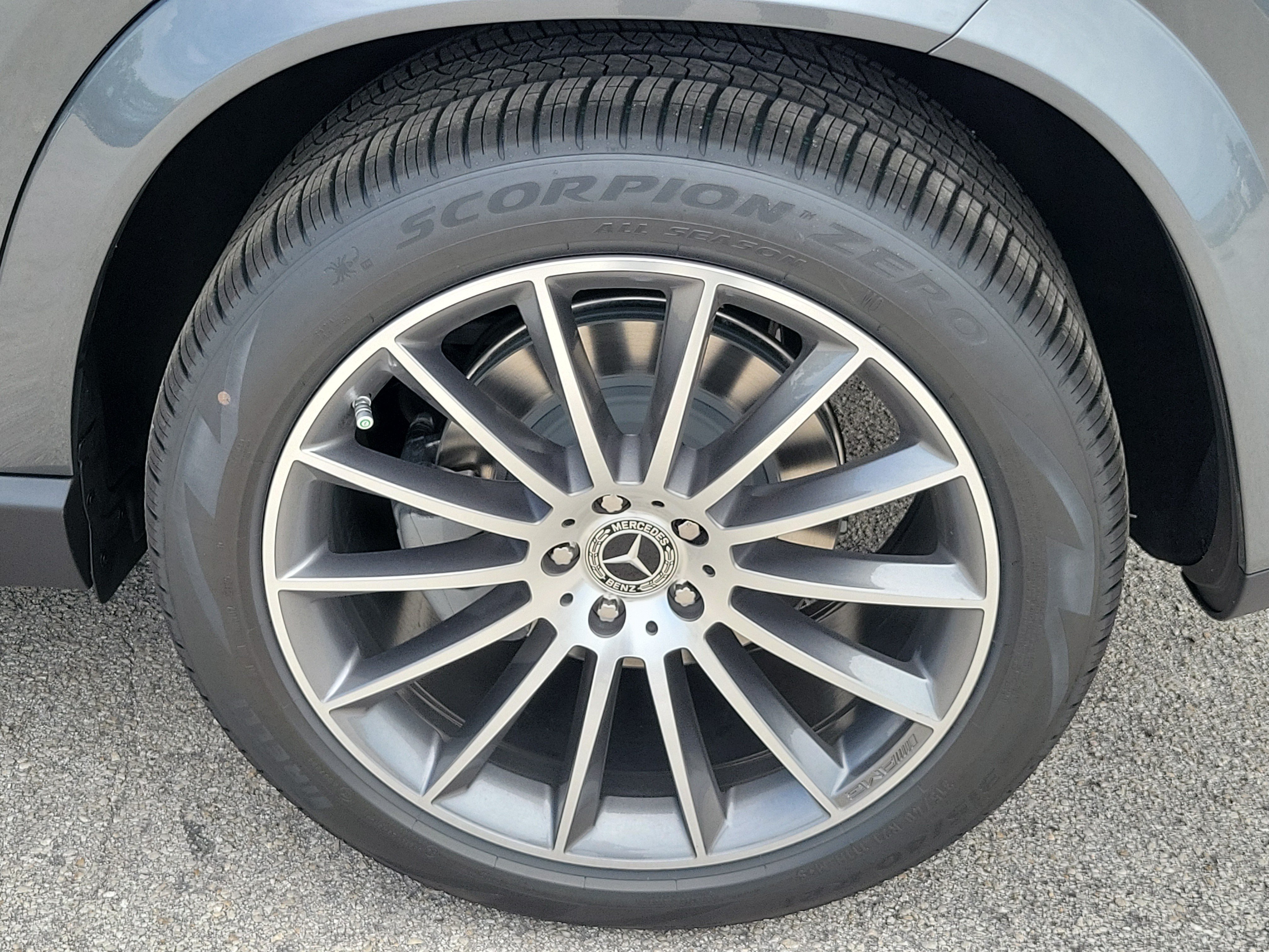 New 2026 Selenite Grey Metallic Mercedes-Benz GLE 450 image 41