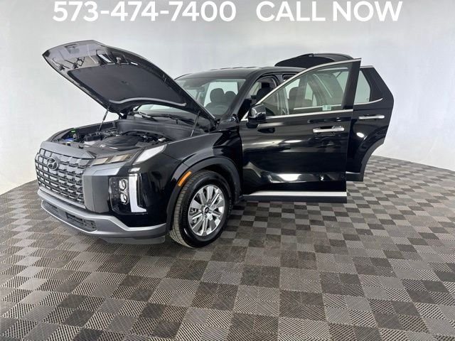 Certified Used 2025 Black Hyundai SE image 11