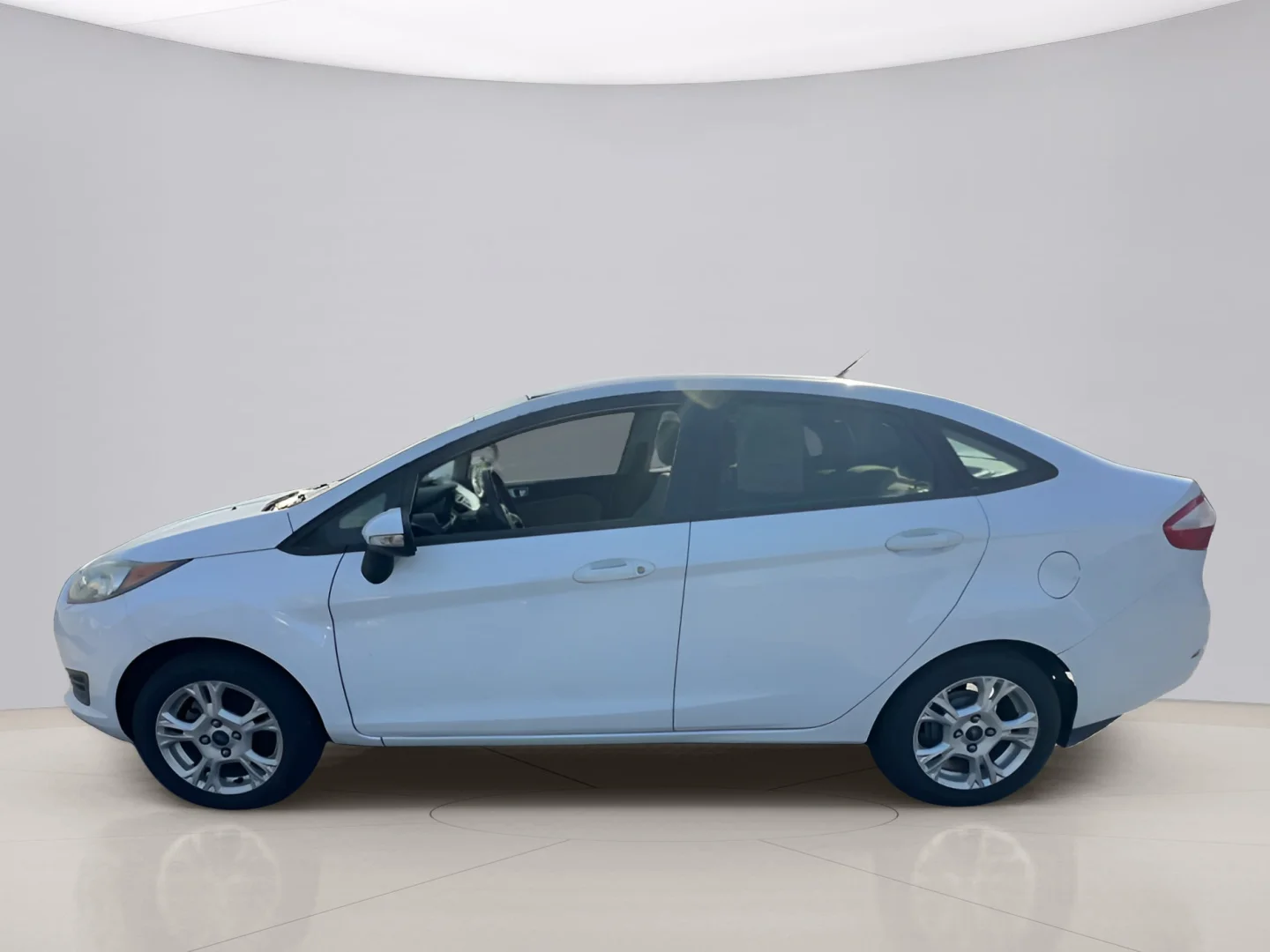 Used 2016 White Ford  image 5