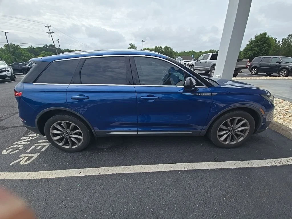Used 2021 Artisan Blue Lincoln Standard image 11