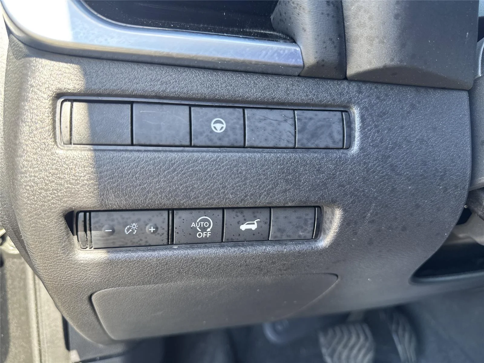 Used 2023 Super Black Nissan SL image 19