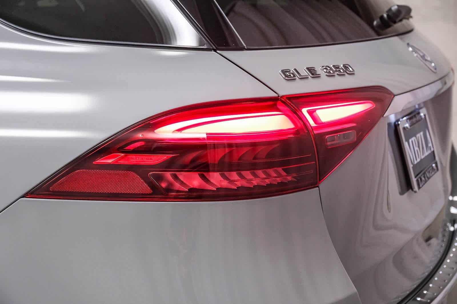Certified Used 2025 MANUFAKTUR Alpine Grey Mercedes-Benz GLE 350 image 7