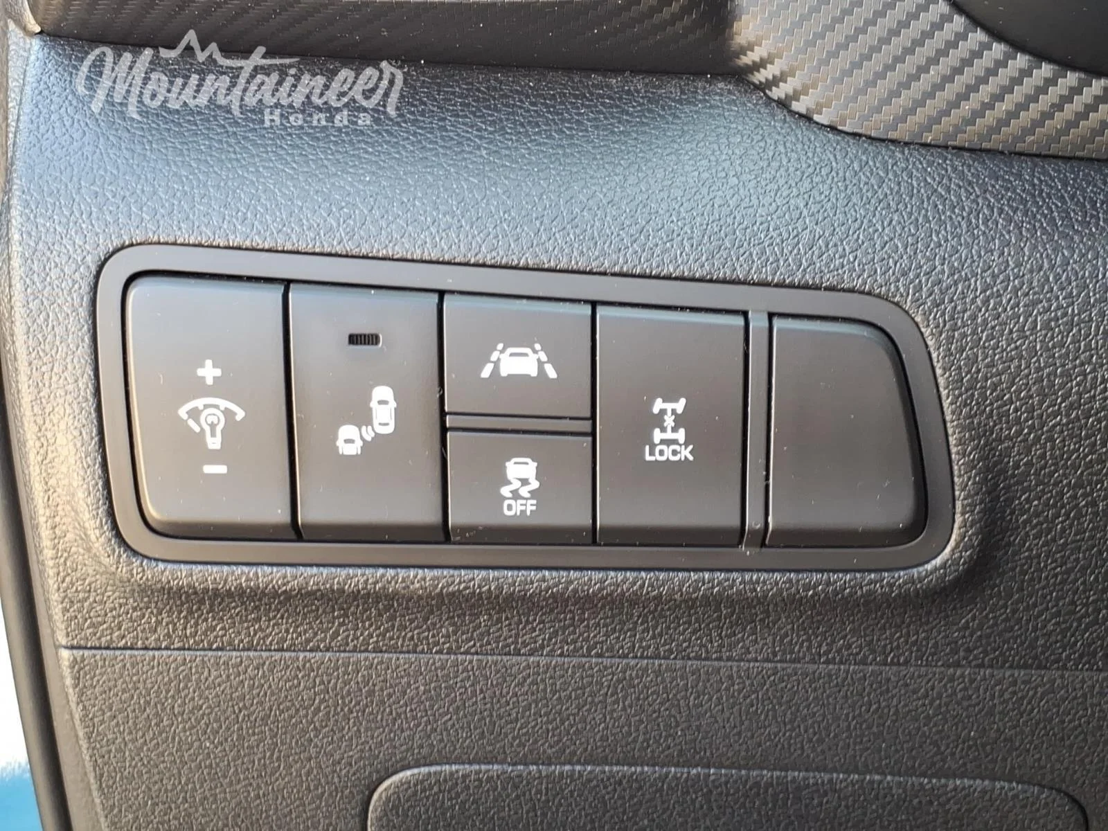 Used 2019 Aqua Blue Hyundai Value image 31