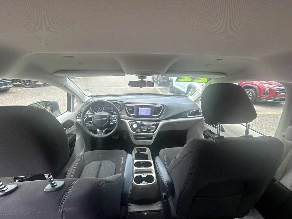Used 2022 Black Chrysler LX image 18