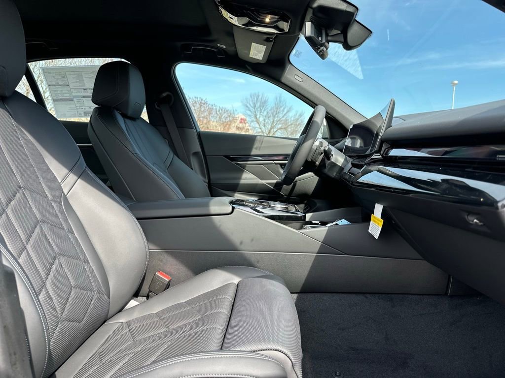 New 2026 Oxide Grey Metallic BMW 530i xDrive image 23