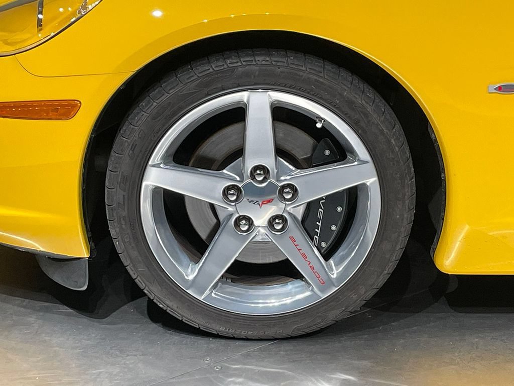 Used 2005 Millenium Yellow Chevrolet BASE image 13