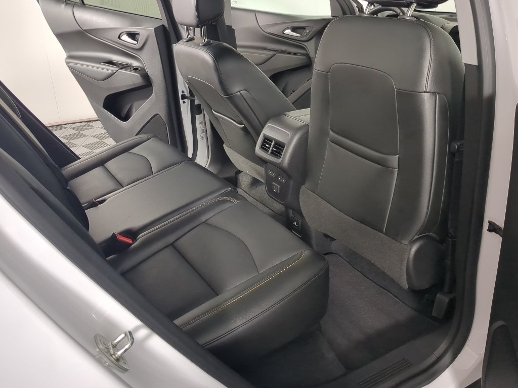Used 2020 Iridescent Pearl Tricoat Chevrolet Premier image 24