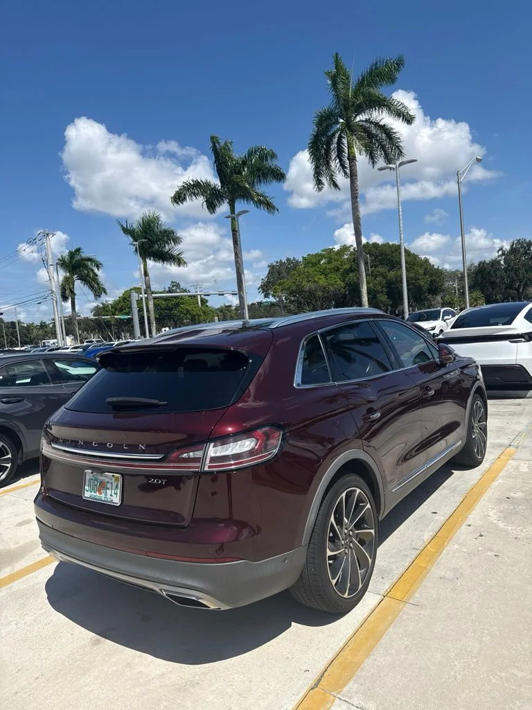 Used 2019 Burgundy Velvet Metallic Tinted Clearcoat Lincoln Reserve image 6
