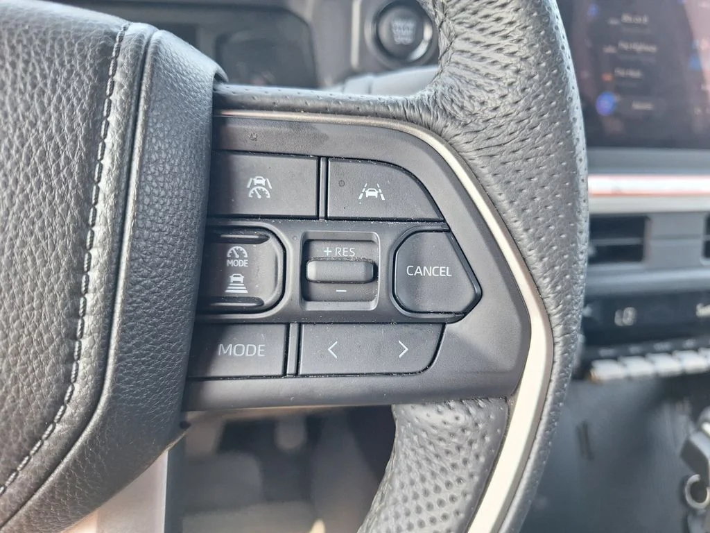 Used 2025 White Toyota SR5 image 15