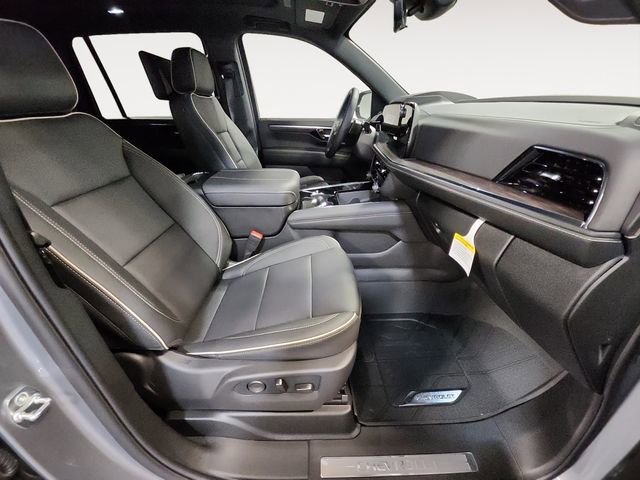 2026 Chevrolet Suburban Premier - Photo 15