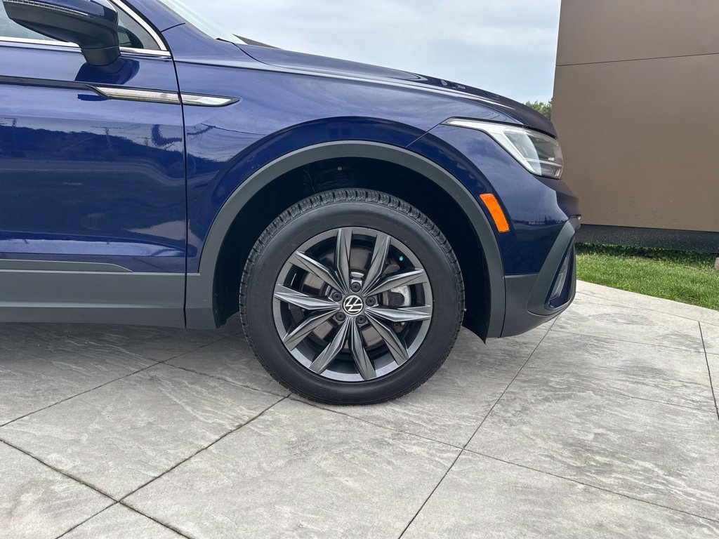 2022 Volkswagen Tiguan SE - Photo 19
