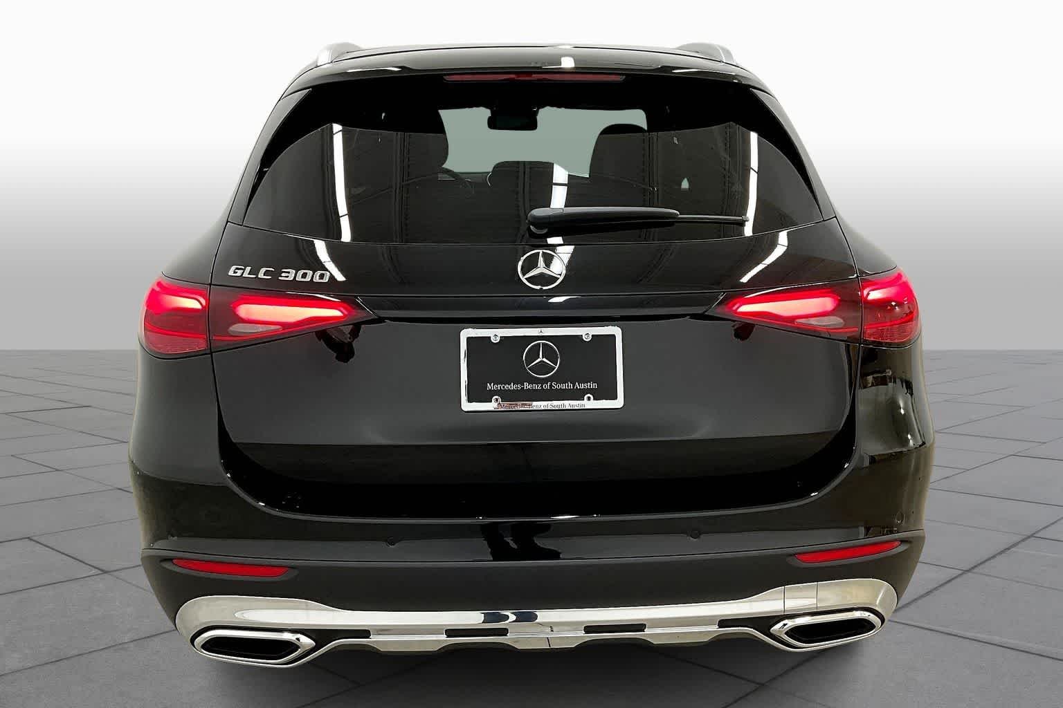 New 2026 Black Mercedes-Benz GLC 300 image 4