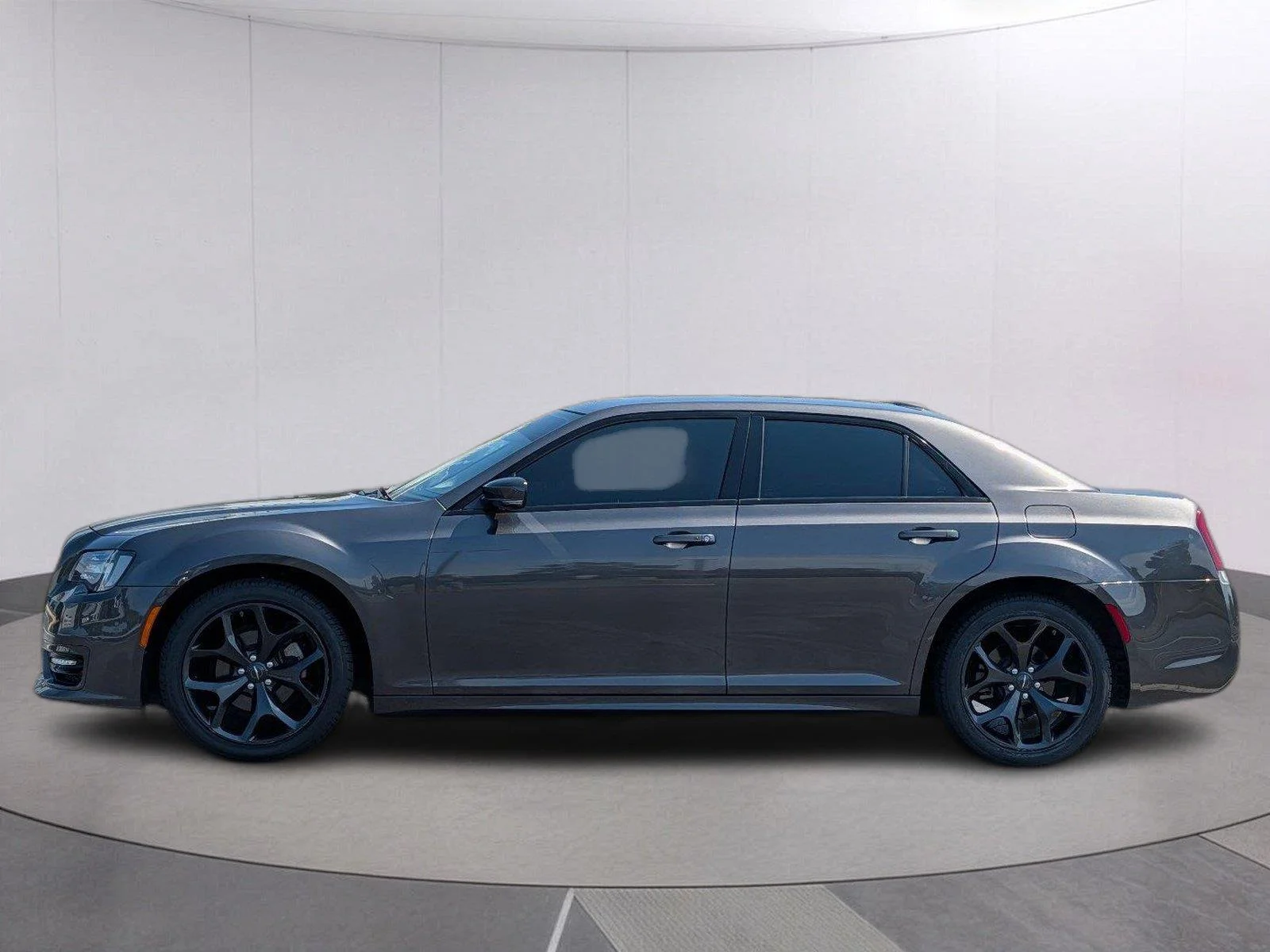 Used 2023 Granite Crystal Metallic Clearcoat Chrysler Touring L image 2