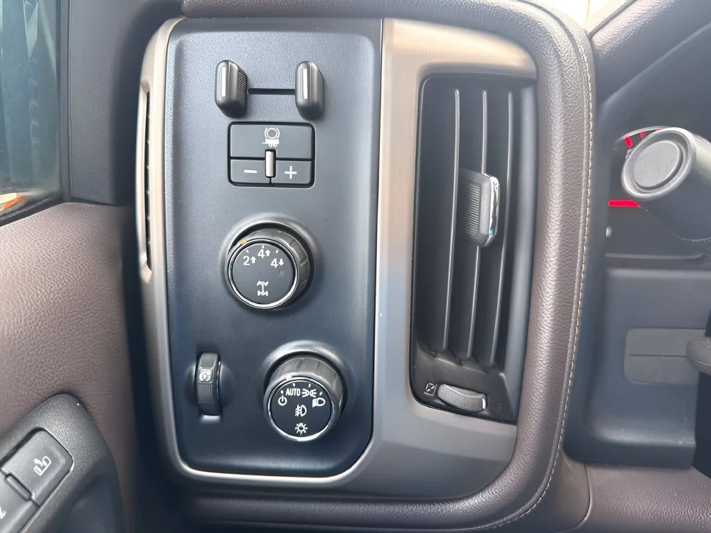 Used 2016 SUMMIT WHITE GMC Denali image 21