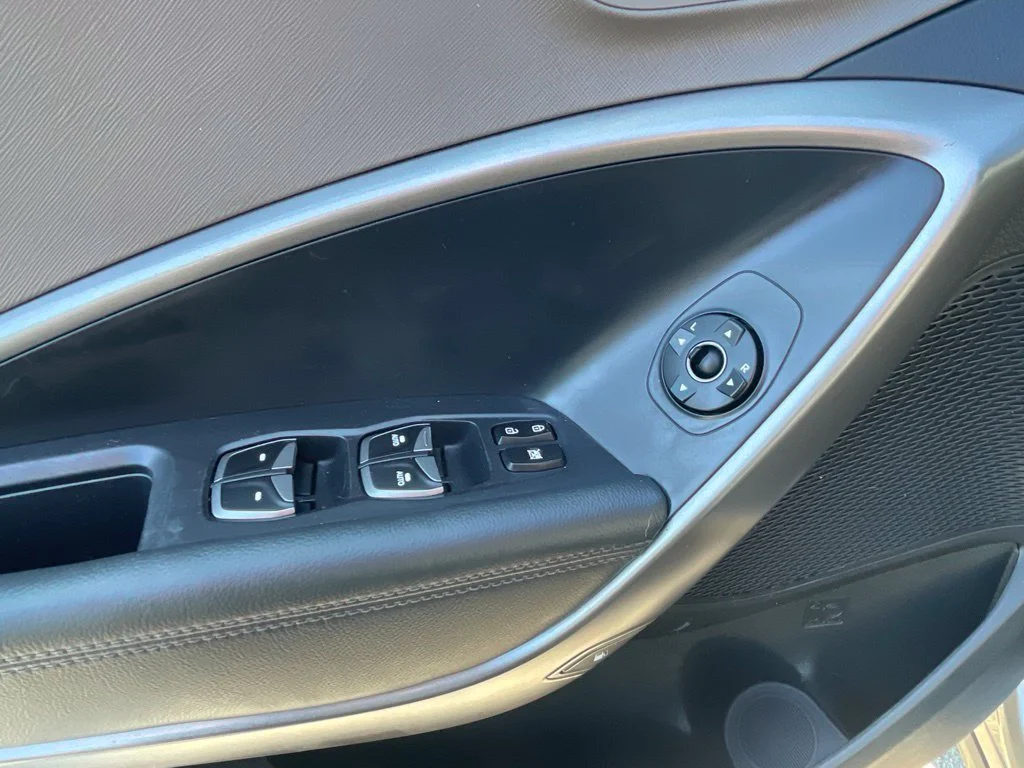 Used 2015 Gray Hyundai Base image 14