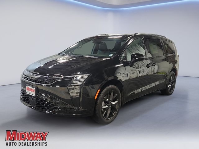 2027 Chrysler Pacifica Limited AWD's photo