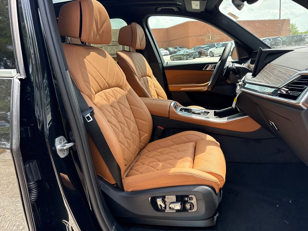New 2026 Black BMW xDrive50e image 26