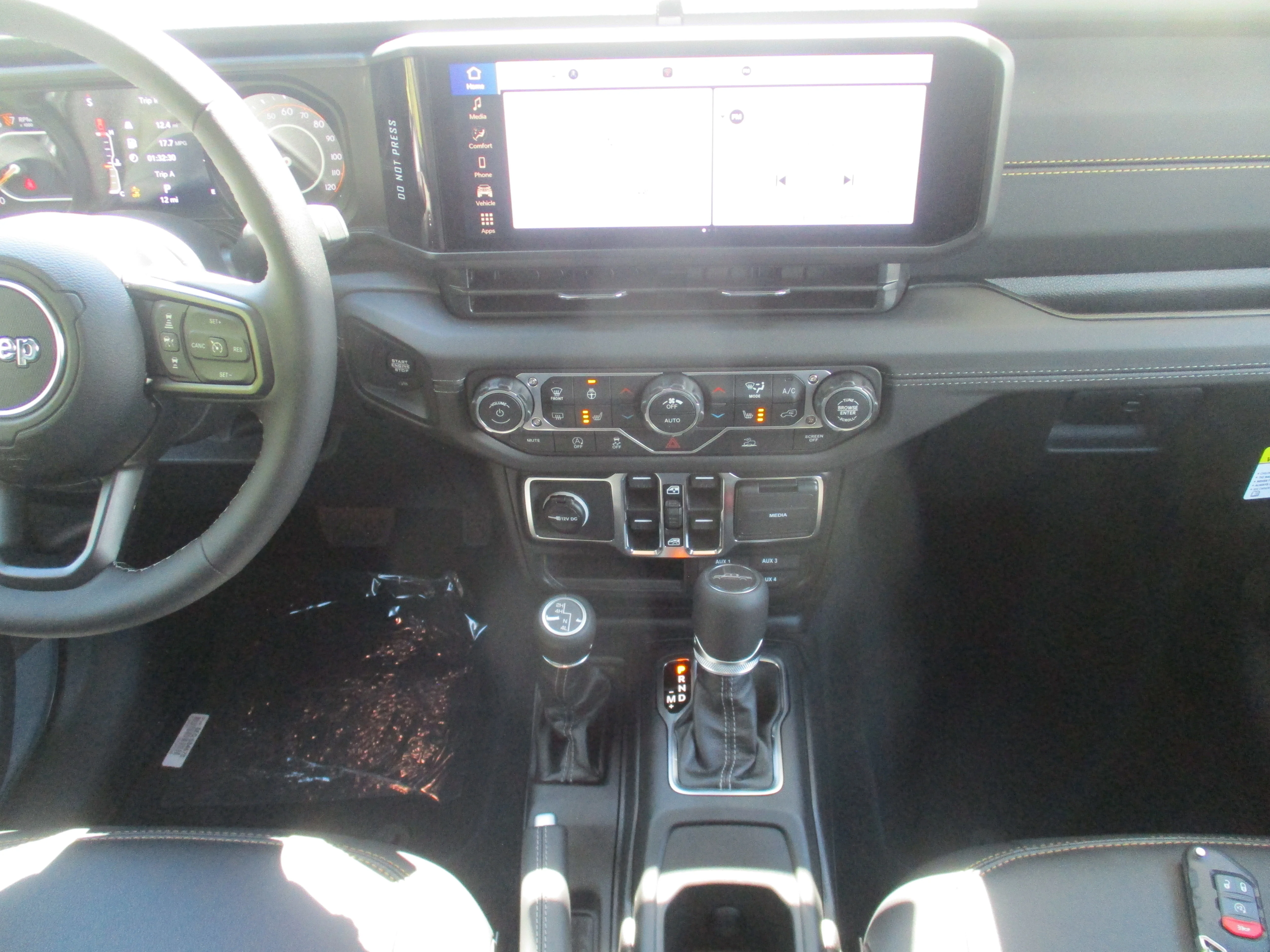 New 2026 Anvil Clear-Coat Exterior Paint Jeep Sahara image 9