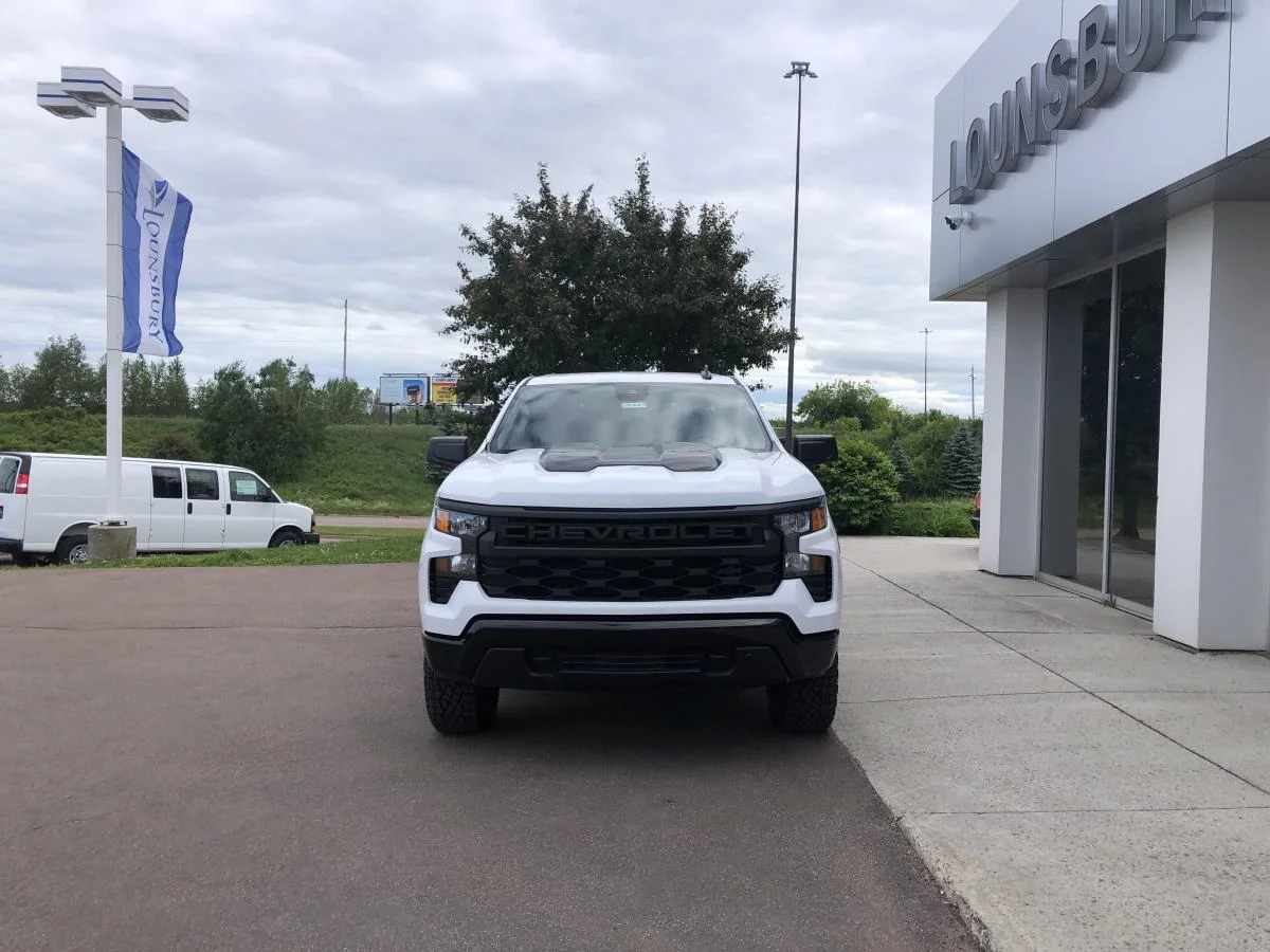 New 2026 White Chevrolet 4wd Crew Cab 147 image 3