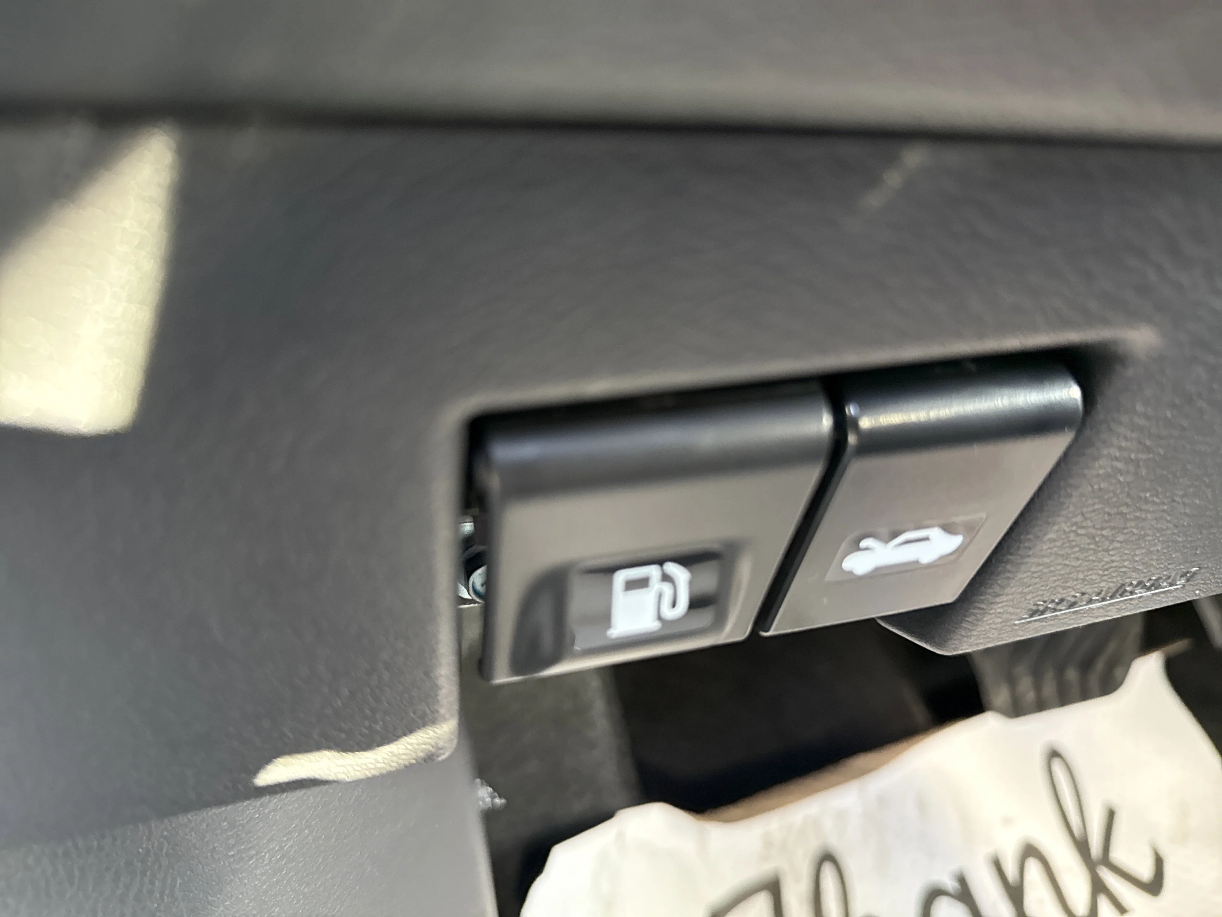 2025 Nissan Versa Sedan SR - Photo 16