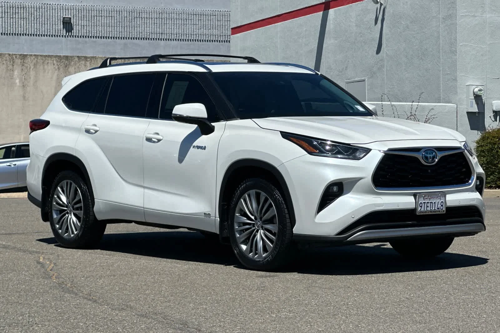 Used 2020 Blizzard Pearl Toyota Hybrid Platinum image 5