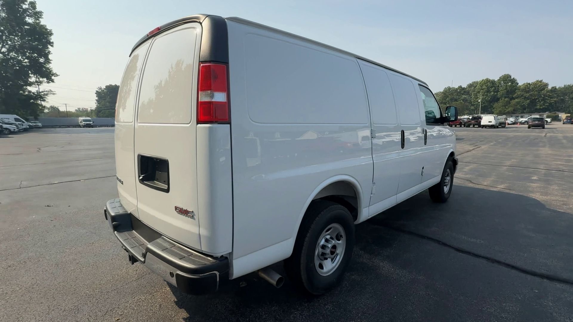 2025 GMC Savana Cargo Work Van - Photo 8