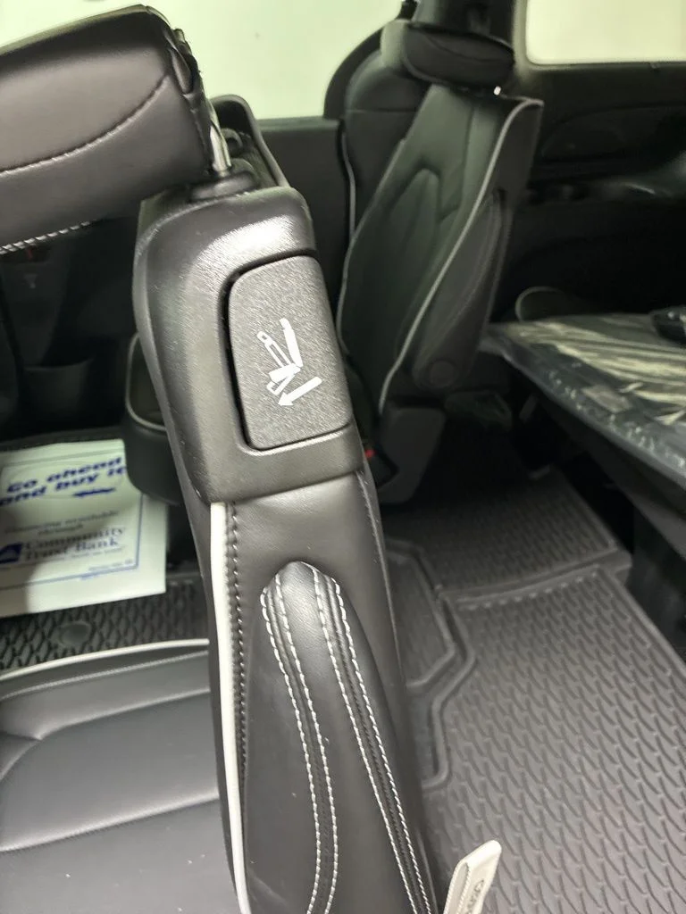 New 2026 White Chrysler Limited image 25