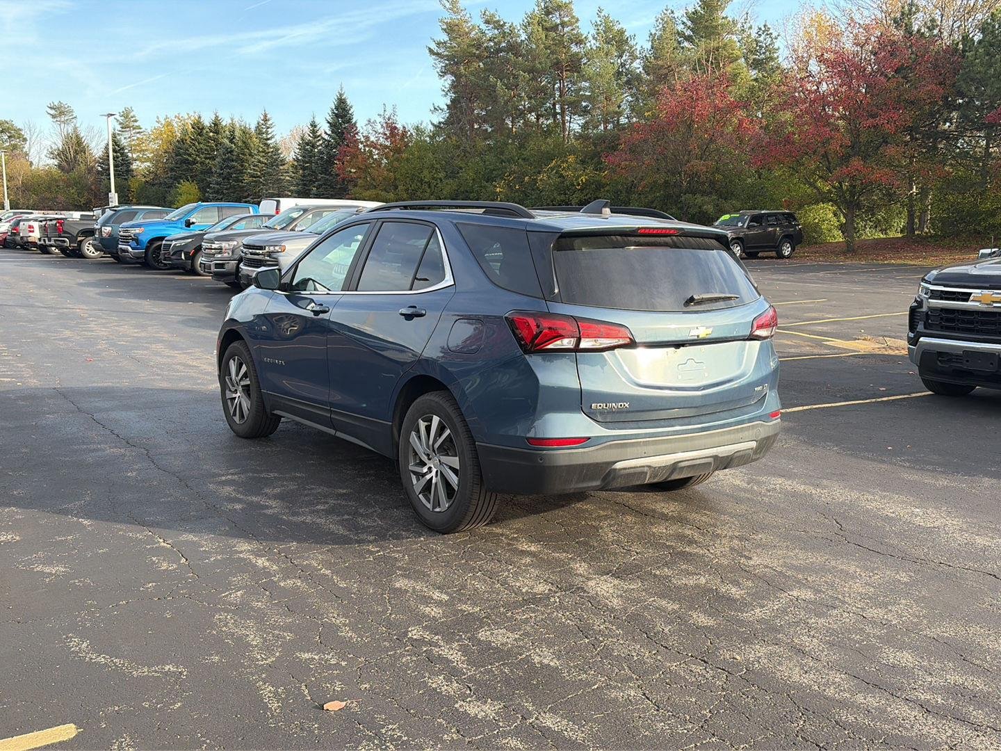 Used 2024 Lakeshore Blue Metallic Chevrolet LT image 5