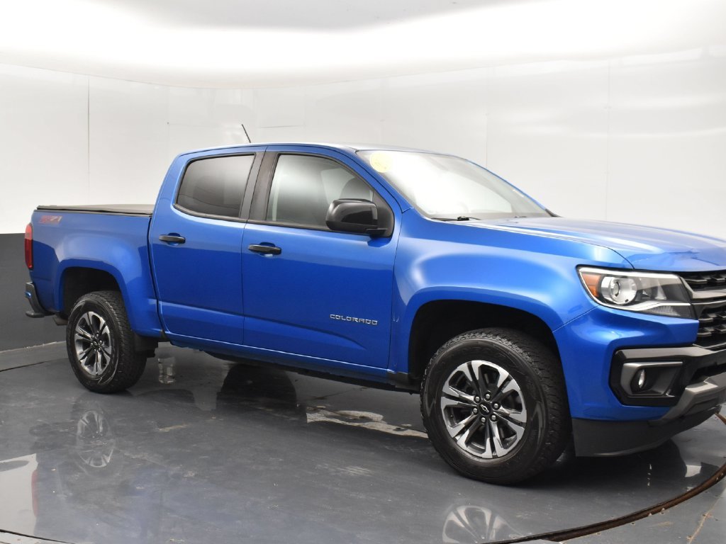 Used 2021 Blue Chevrolet Z71 image 10