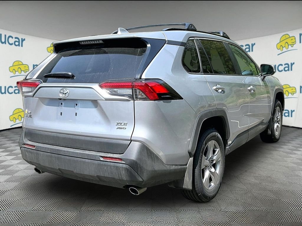 Used 2023 Silver Toyota XLE image 8