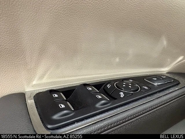 Used 2017 Gold Lincoln Reserve image 19