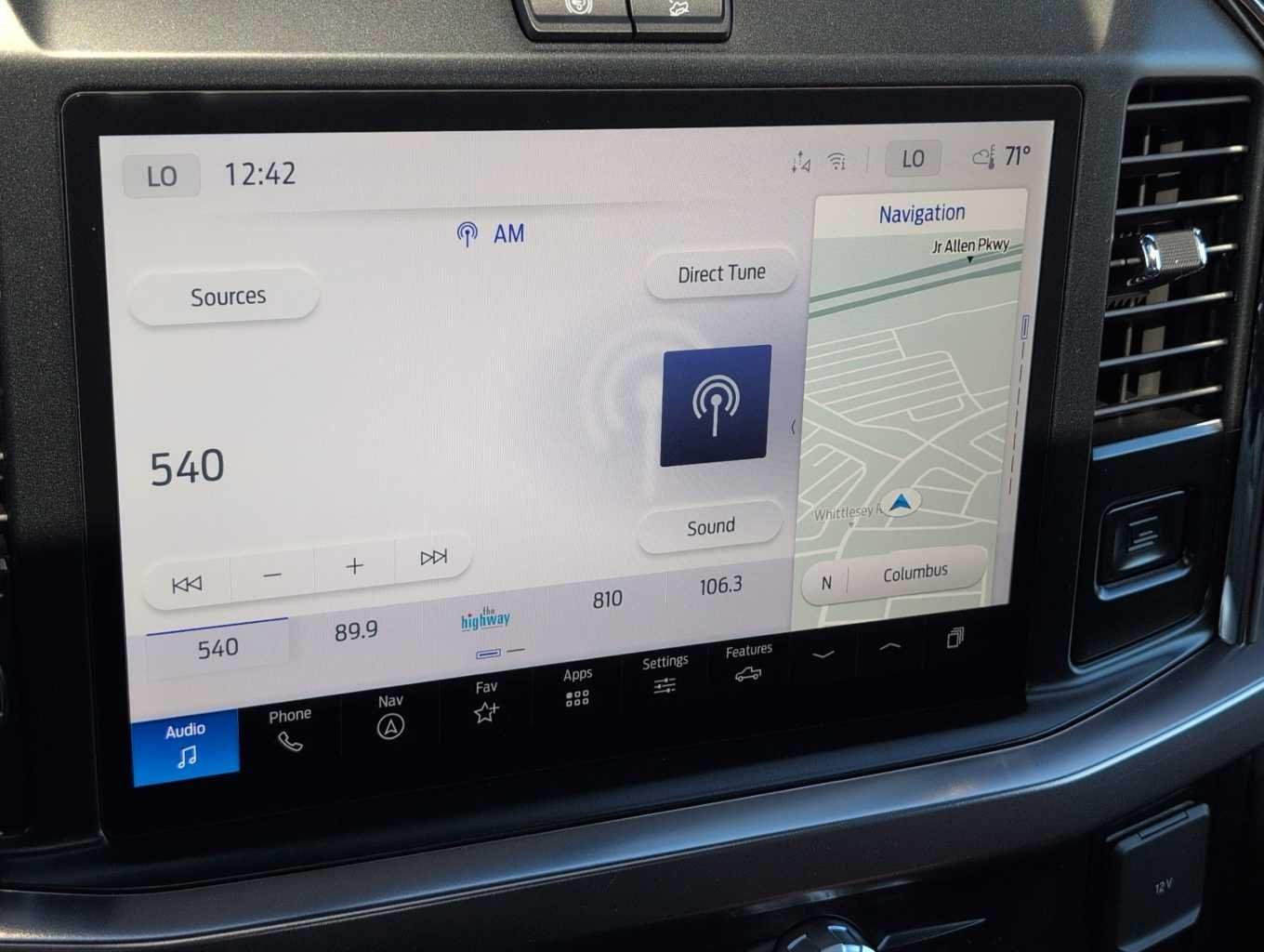 View vehicle photo 7