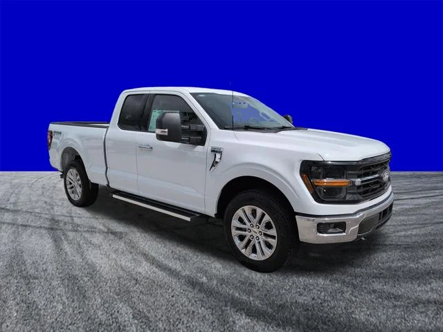 New 2026 Oxford White Ford XLT image 2