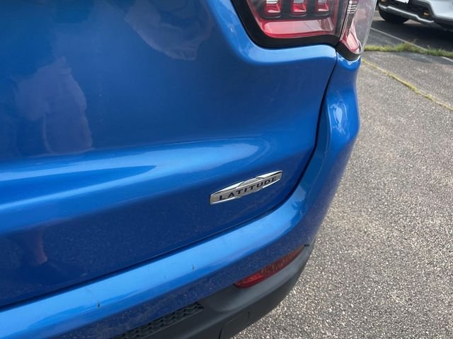 Certified Used 2024 Hydro Blue Pearlcoat Jeep Latitude image 7