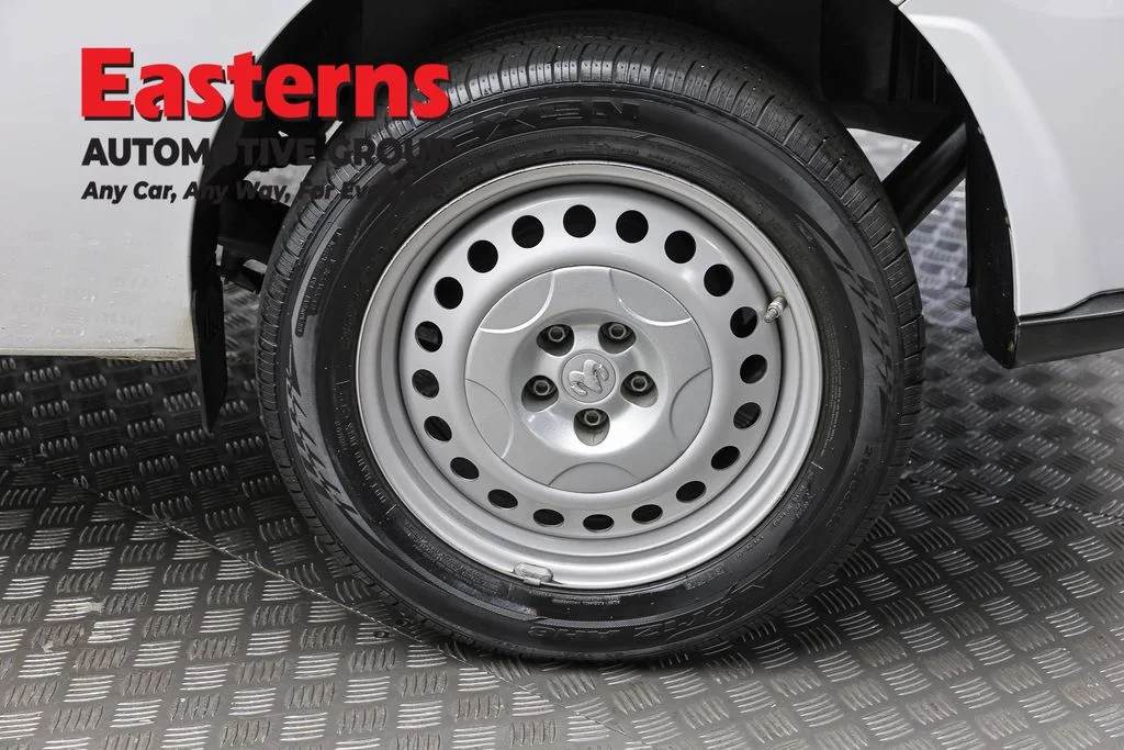 Used 2022 White Ram Base image 8