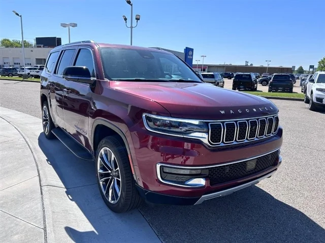 Used 2024 Velvet Red Wagoneer Series II image 3