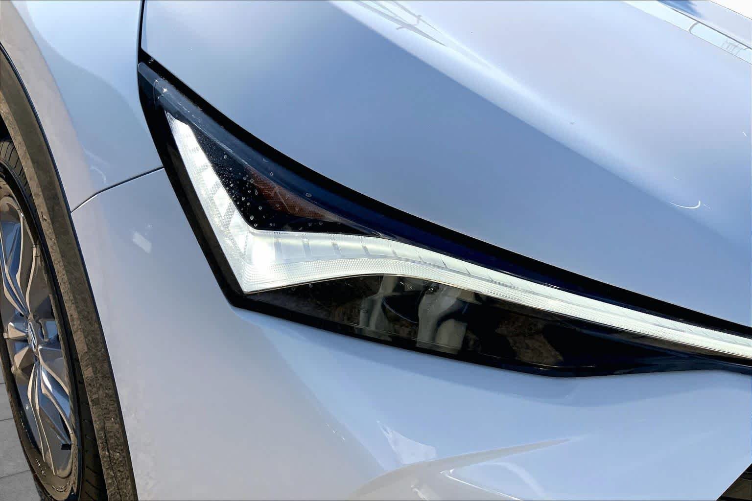 Used 2025 Platinum White Pearl Acura  image 26