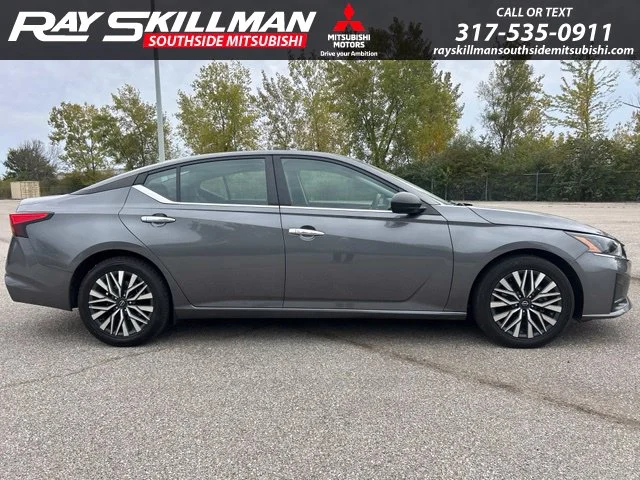 Used 2024 Gray Nissan 2.5 SV image 4