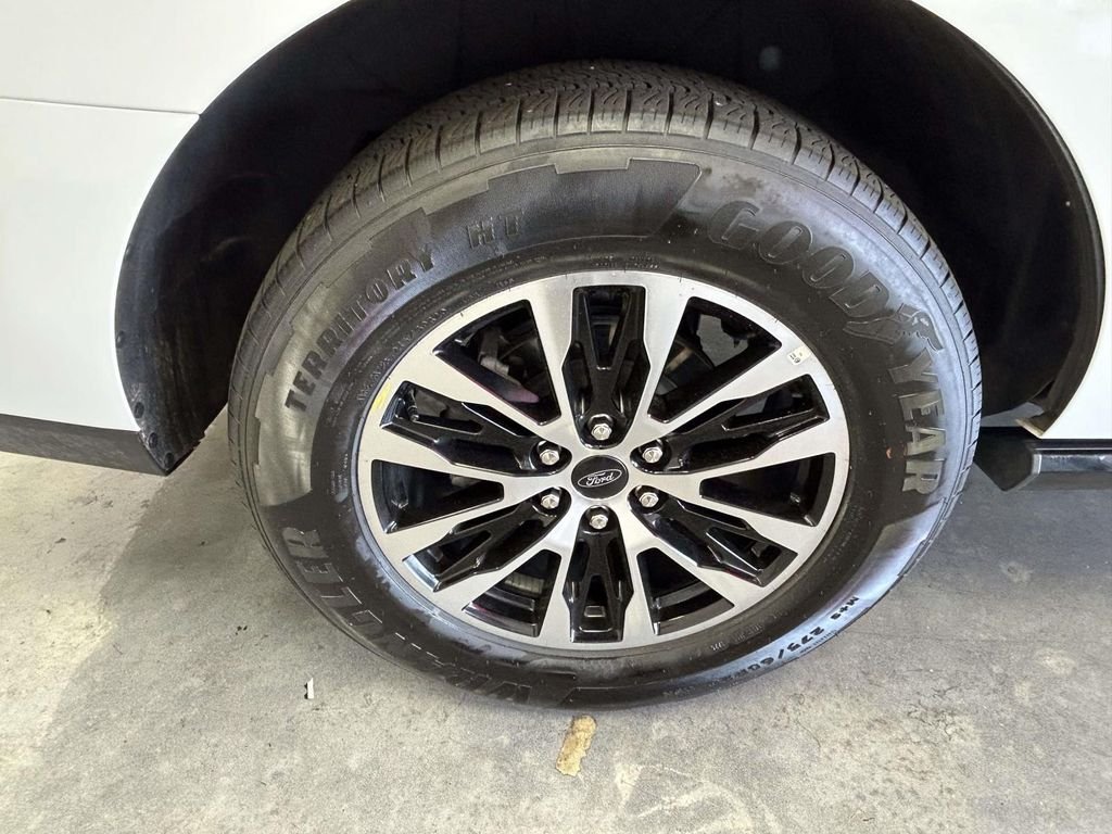 Used 2025 White Ford Platinum image 10