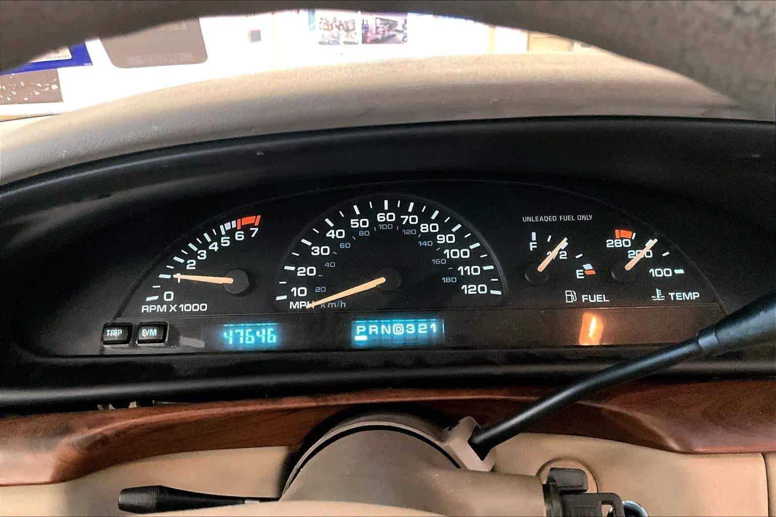 Used 1999 Champagne Oldsmobile  image 24