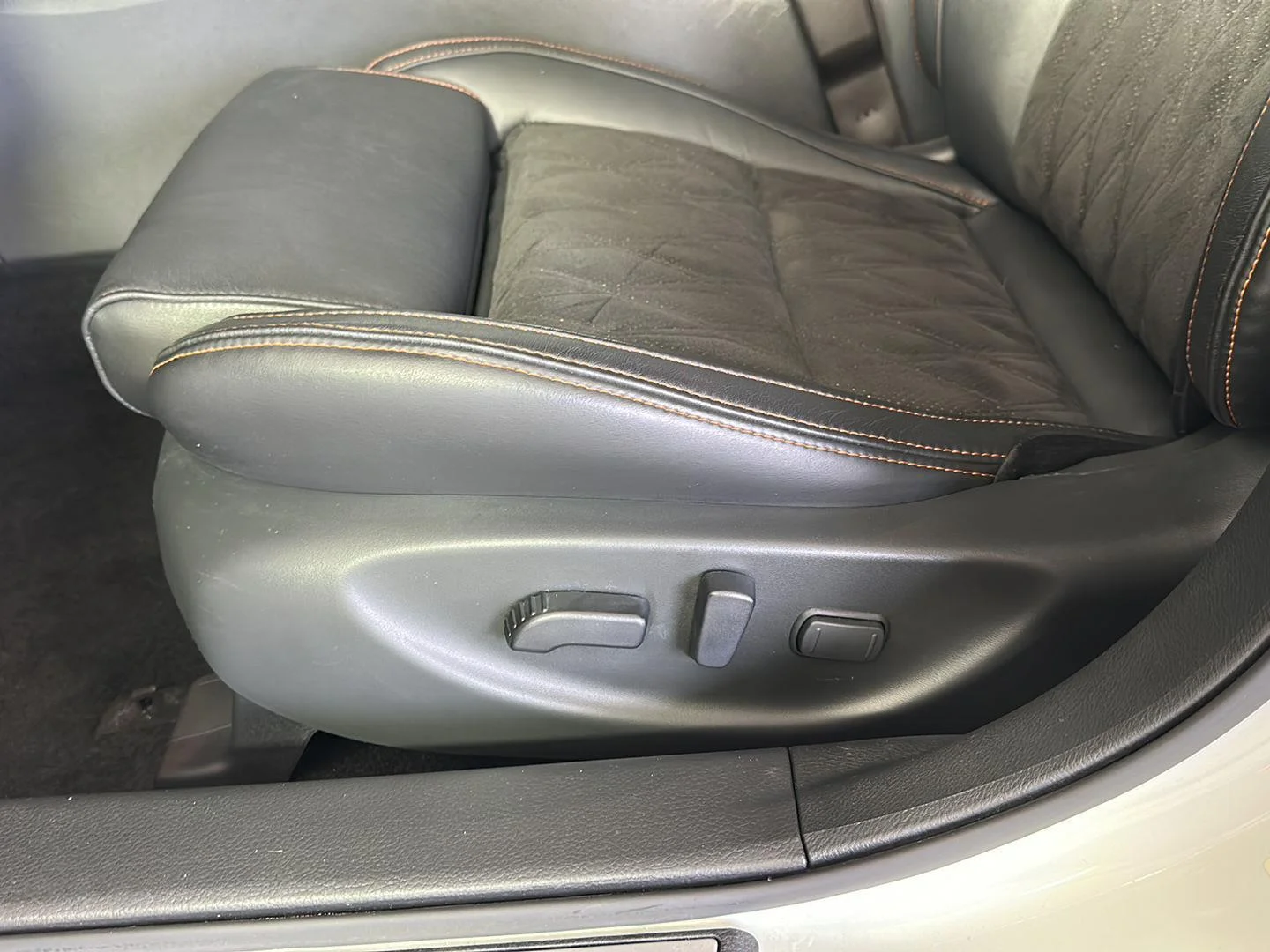 Used 2023 Pearl White Tricoat Nissan SR image 14