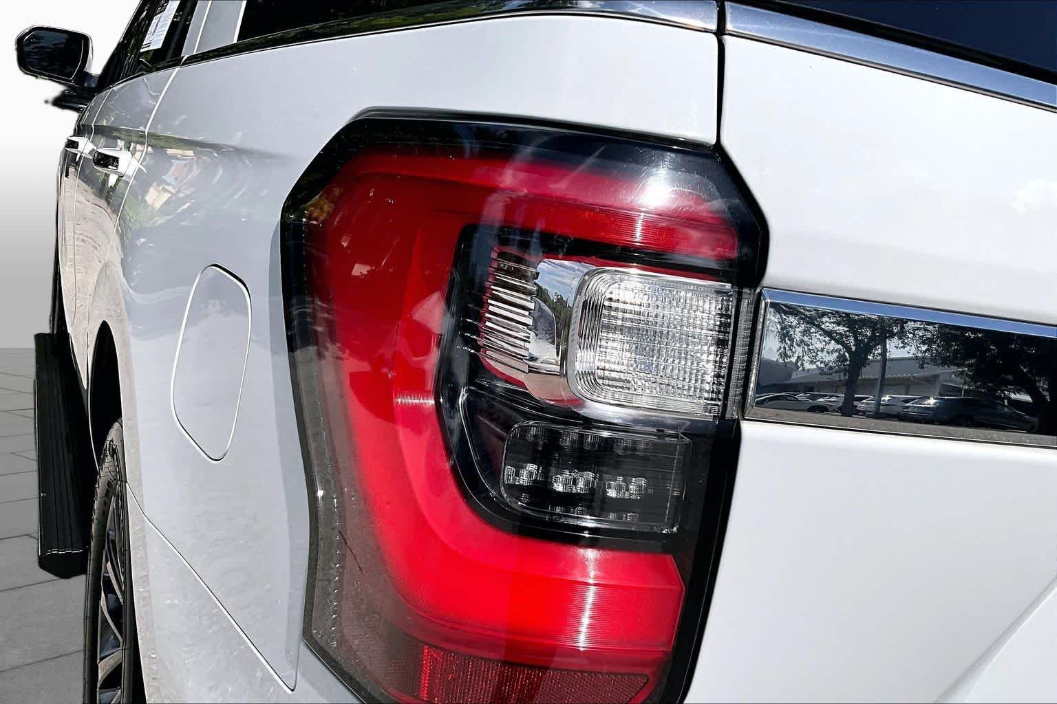 Used 2021 Oxford White Ford Limited image 29