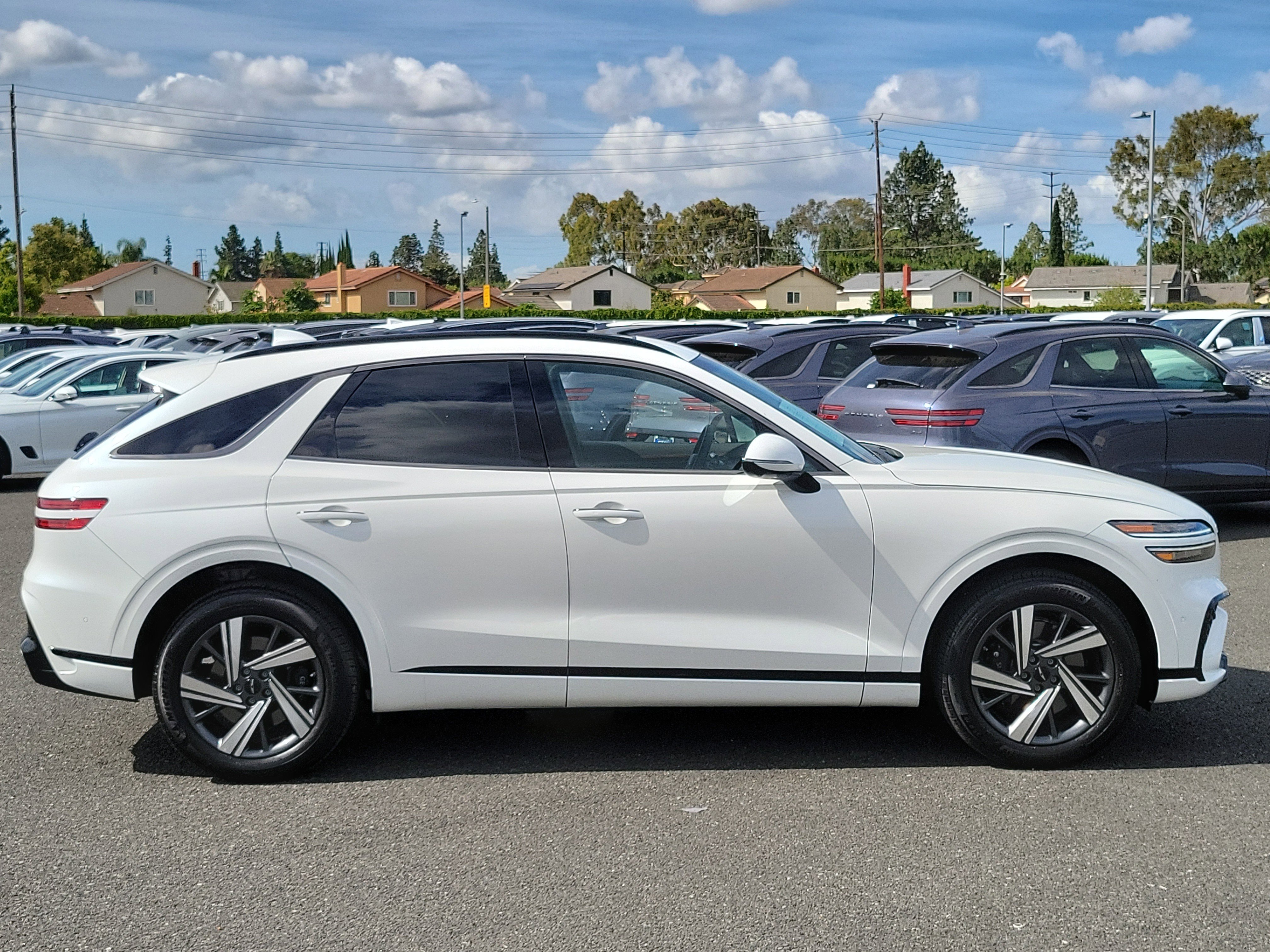 Certified Used 2026 Uyuni White Genesis 3.5T Sport Advanced image 5