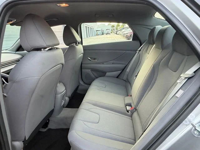 Used 2024 Metal Hyundai SE image 11