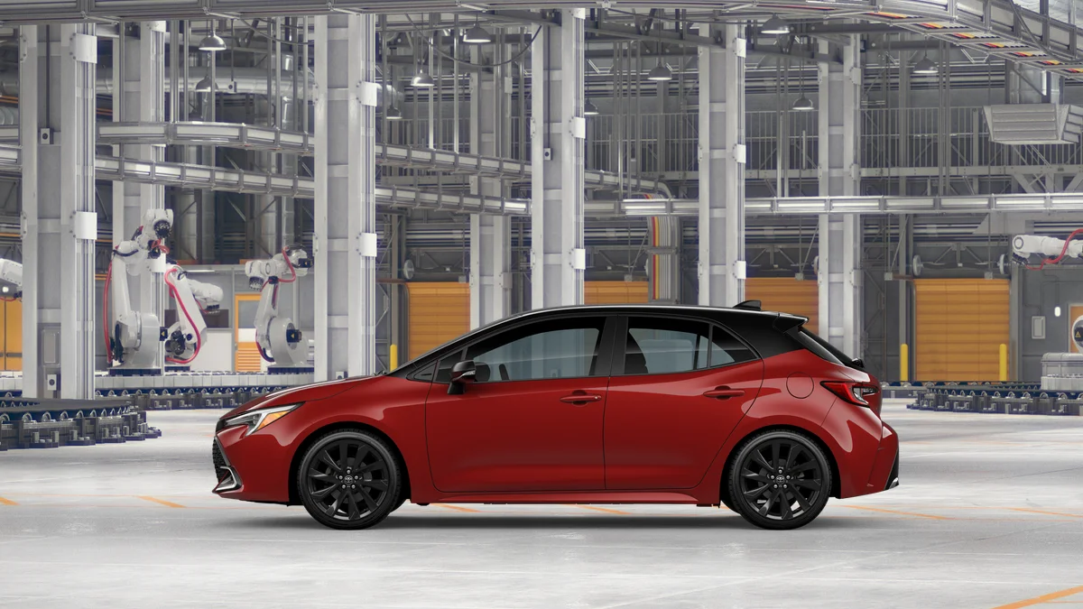 New 2026 Finish Line Red with Midnight Black Metallic roof Toyota XSE image 4