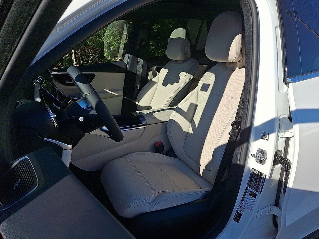 Certified Used 2026 Black Mercedes-Benz GLC 300 image 11