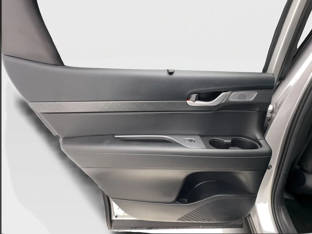 Used 2025 Silver Hyundai Limited image 27