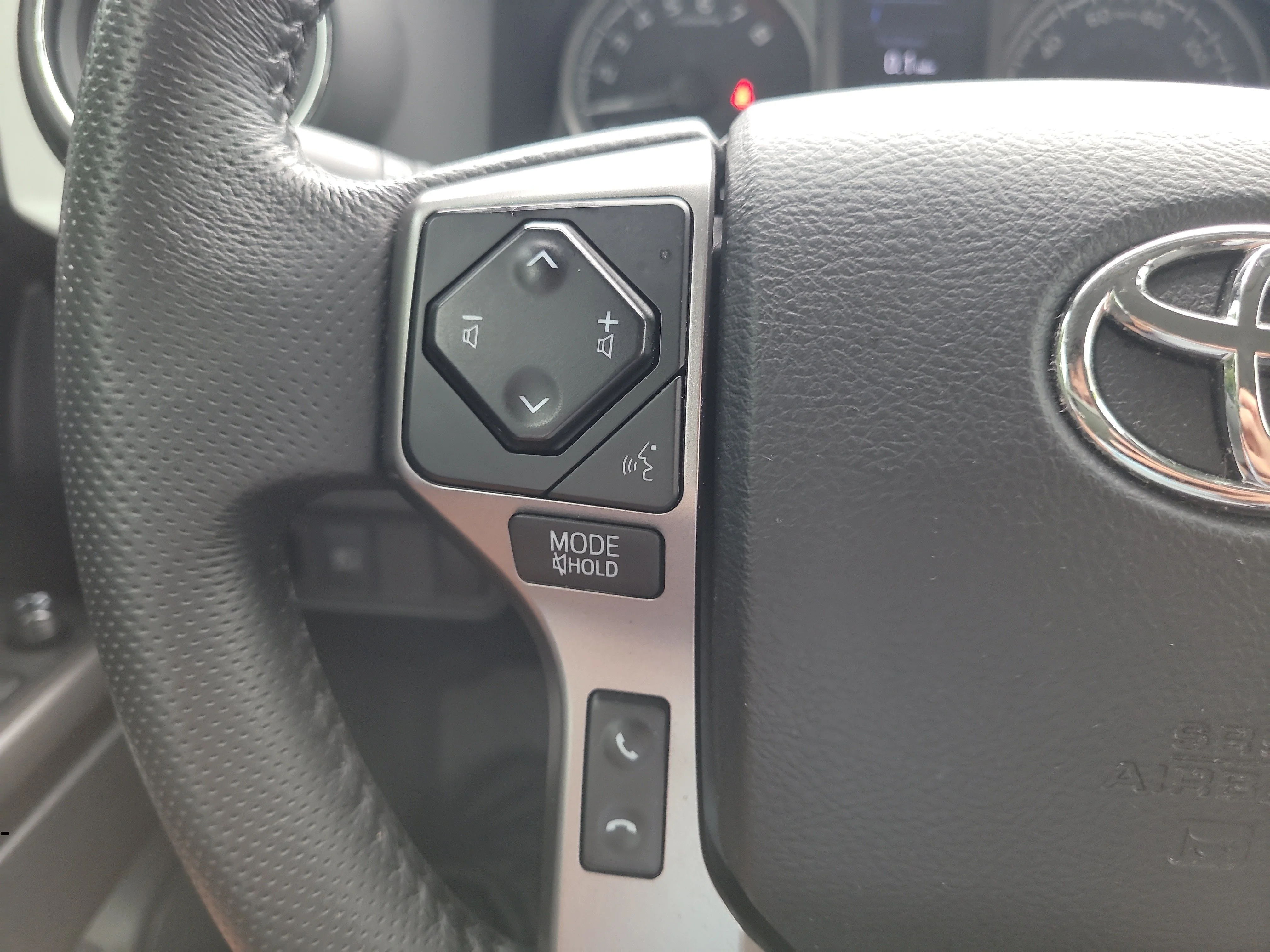 Certified Used 2023 Ice Toyota SR5 image 28