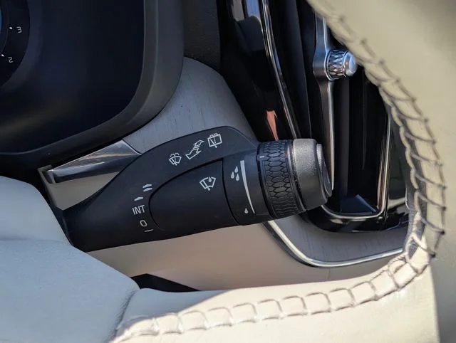 2023 Volvo XC60 Plus - Photo 33